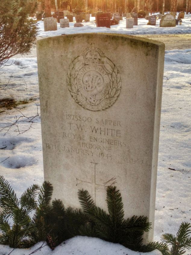 ...from Leeds. Alongside him Sapper Tom White, 23, 9 (Airborne) Field Company Royal Engineers, of Gilfach, Glamorgan and Sapper Johnny Walsh, 21, 9 (Airborne) Field Company Royal Engineers, of Stretford, Lancs; ‘…let perpetual light shine upon him.’... 2/5