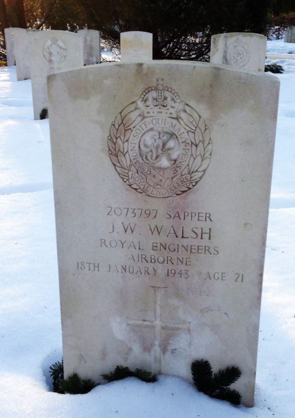 ...from Leeds. Alongside him Sapper Tom White, 23, 9 (Airborne) Field Company Royal Engineers, of Gilfach, Glamorgan and Sapper Johnny Walsh, 21, 9 (Airborne) Field Company Royal Engineers, of Stretford, Lancs; ‘…let perpetual light shine upon him.’... 2/5