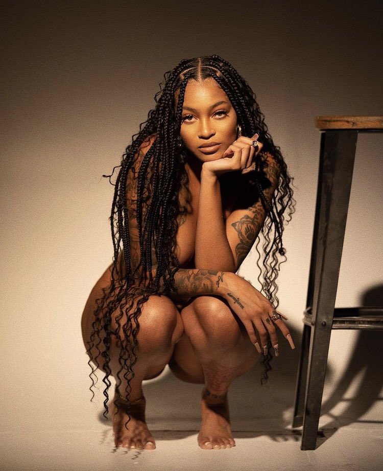 AfroStunnerz's tweet image. My mind the best thing about me