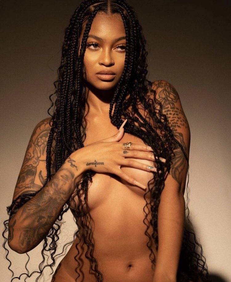 AfroStunnerz's tweet image. My mind the best thing about me