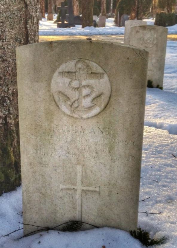 and 'charioteer' A/S R Evans captured wounded on Operation Title, had been held in Grini concentration camp in civilian clothes and were shot on the orders of Heinrich Felis, head of the Gestapo in Oslo,  #OTD. Their unmarked grave site was noted and monitored by Norwegian... 4/5