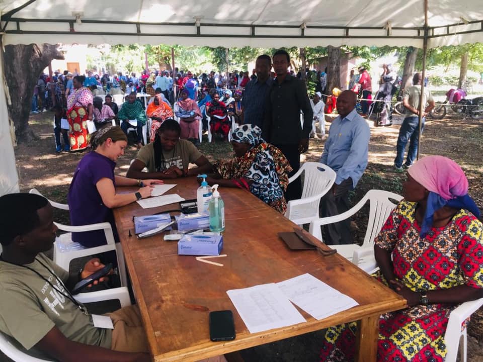 STEMM7's tweet image. It's an exciting day for us here at STEMM because the 
@HandofHope team has arrived in our village! We're so excited to be working with this organization to bring medical help to the surrounding area. #handofhope #stemm #Tanzania #becauseIwassick #andyoulookedafterme