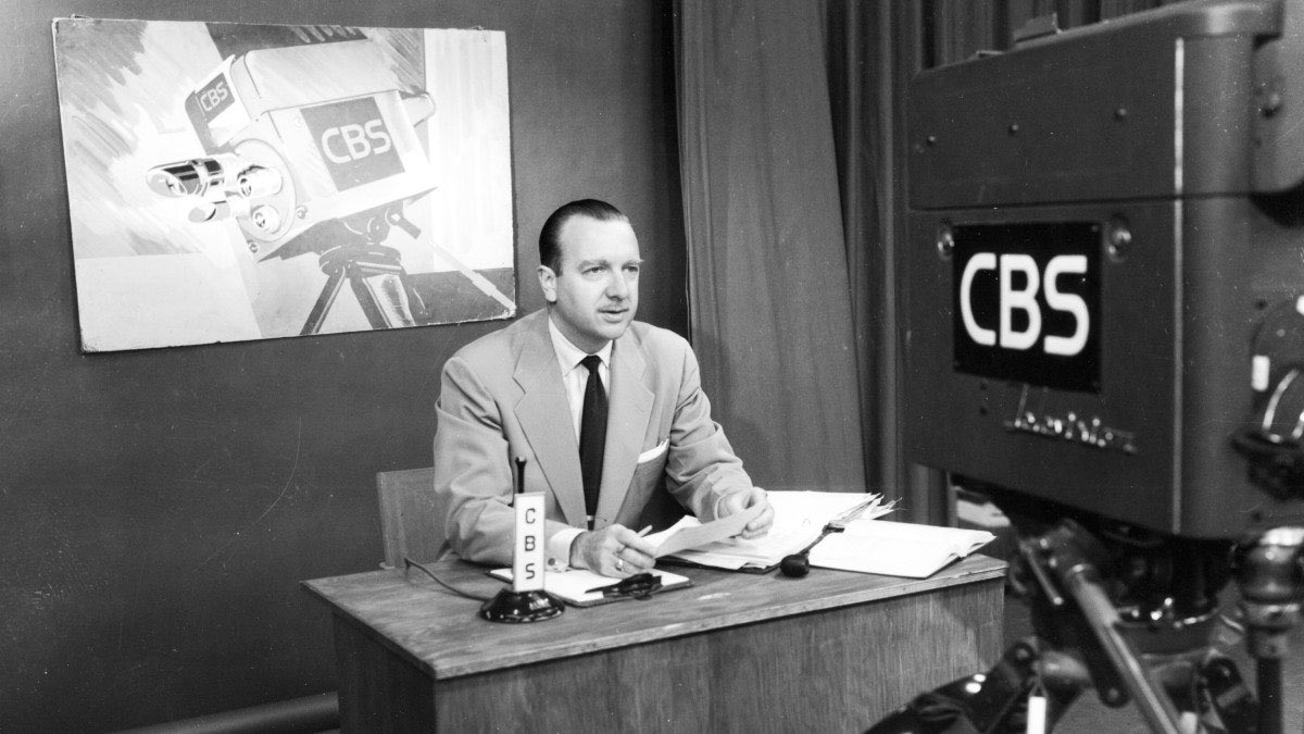 3/ Fox injected bias into news:Before Fox, news was impartial. In 1972, Walter Cronkite was even voted “the most trusted man in America” Cronkite signed off every night with “And that’s the way it is”—a phrase with a certain irony in today’s era of fake news & misinformation.
