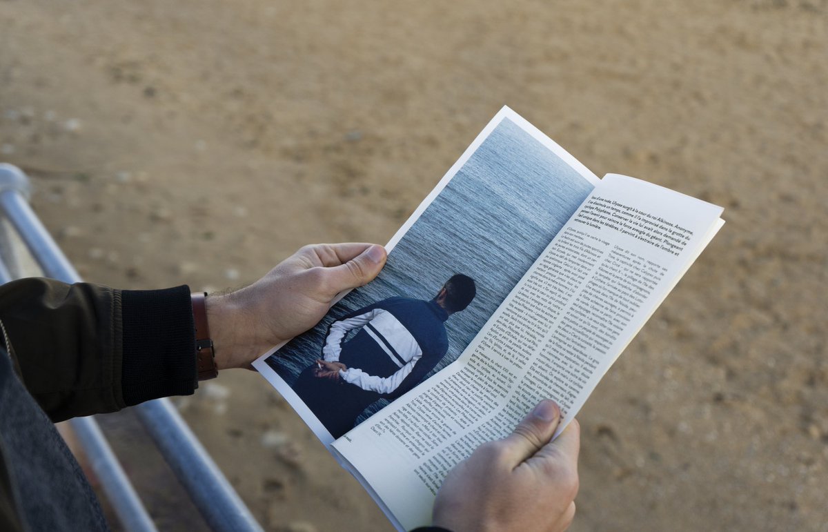 La_nuit_'s tweet photo. La nuit. est aussi un projet artistique. Une aventure éditoriale qui s’écrit avec @gwen_porte, diplômé de @ensp_arles. 
Il signe les photographies de chaque numéro de @La_nuit_.
#revue #photographie #art https://t.co/MJZ0nmg3jP