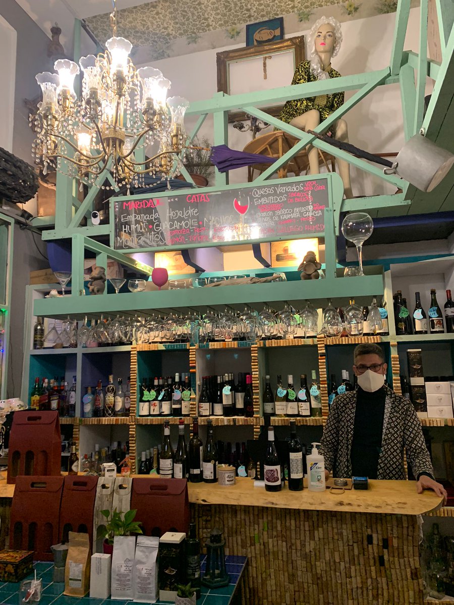 Nuevo año, siguen las restricciones, y en Vinateria Rosaluna seguimos abiertos. Más vinos, nuevos platillos, para que disfrutéis en vuestra casa o en nuestro espacio de vinos y emociones

#winery #takeaway #delivery #rosalunaespacios