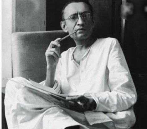 'Manto saw dimly lit humanity even in the characters that appear to us evil.
He created a pure universe on the other side of horizon; in his universe ambiguities twinkle as virtuous stars.'
.
From 'Being Pakistani ' by @Razarumi
#Manto #SaadatHasanManto