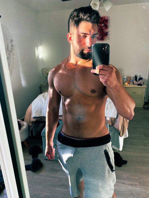 RT if I should take my shorts all the way off 🩳 😜 https://t.co/l8xWMu8e0c