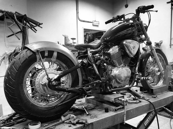 choppertown's tweet photo. Another step done. Cutting, cleaning and welding the rear subframe. And put the rear fender on its correct place... #fkc #freekustomcycles #fkcmooneyesspain #mooneyesspain #mooneyesbarcelona #honda #shadow #vt600 #bobber
.
.
Instagram: @fkc_mooneyes_spain https://t.co/LsXV0SCrPX https://t.co/1yoRhHG3Va