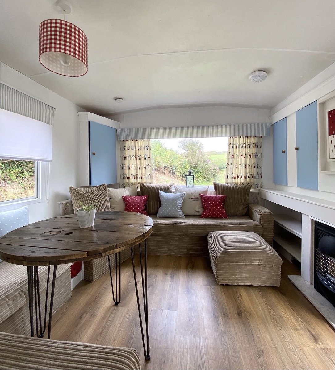 Our stylish chic caravan✨
Escape to a hideaway secluded in countryside & by the sea🌲🌊
hiddenglamping.com
#holiday #holidays #staticcaravan #caravanmakeover #isolated #caravanrenovation #shabbychic #countryside #seaside #coastal #airbnb #staycationuk #cornwall #mawganporth