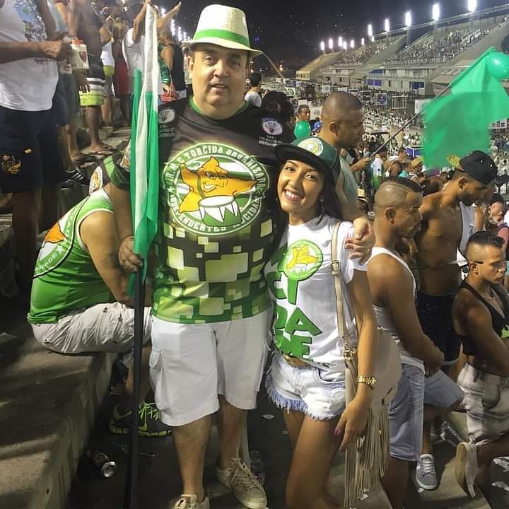 GRESMIPM's tweet photo. A Mocidade lamenta o falecimento de Rogério Alexandre, um dos diretores da Independentes, nossa torcida organizada. Rogério é mais um que nos deixa vitimado pela Covid-19. Agradecemos pela dedicação a nossa instituição. Desejamos condolências aos amigos e familiares.

Cuidem-se! https://t.co/3RW8eOICK6