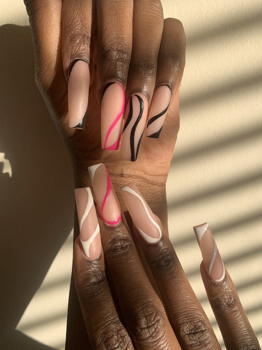 toridelanis's tweet photo. a set i did yesterday #804nailtech https://t.co/nzEijvsv7a