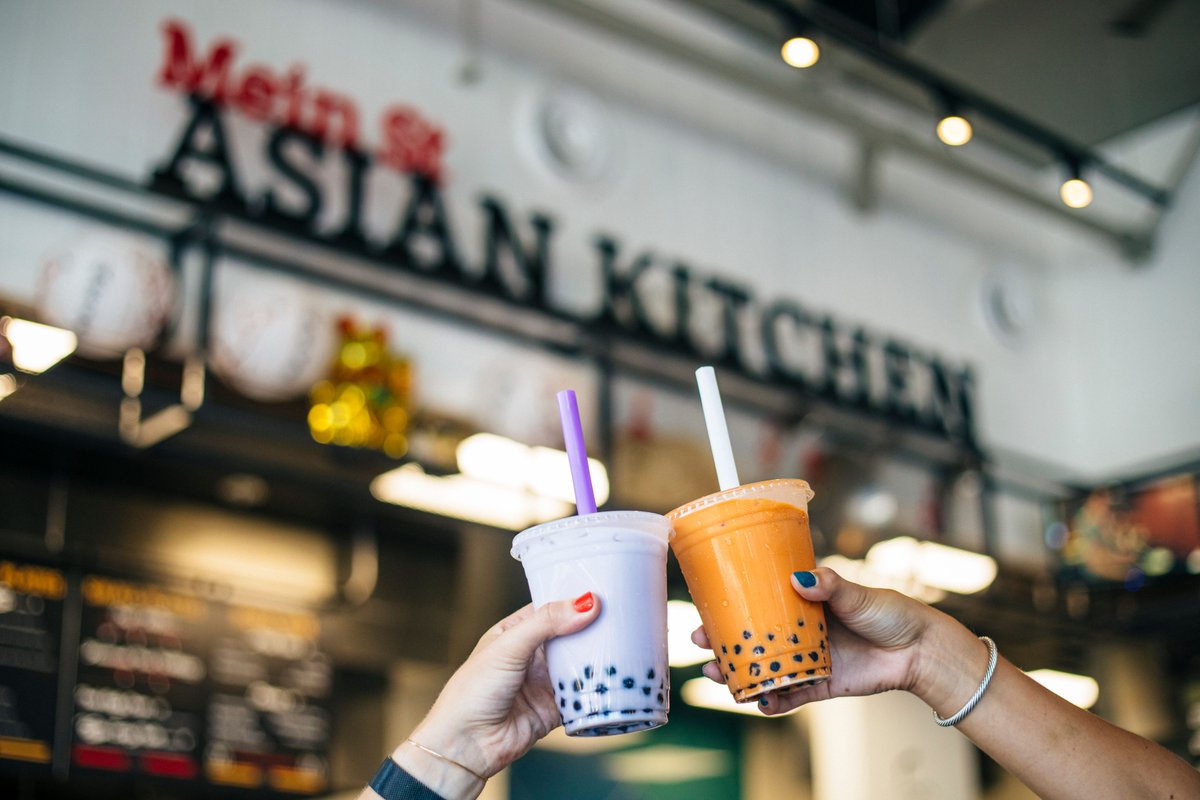 Bobalicious! 😋 Enjoy this beautiful day on the piazza with your favorite #BobaTea right here at @eatmeinst