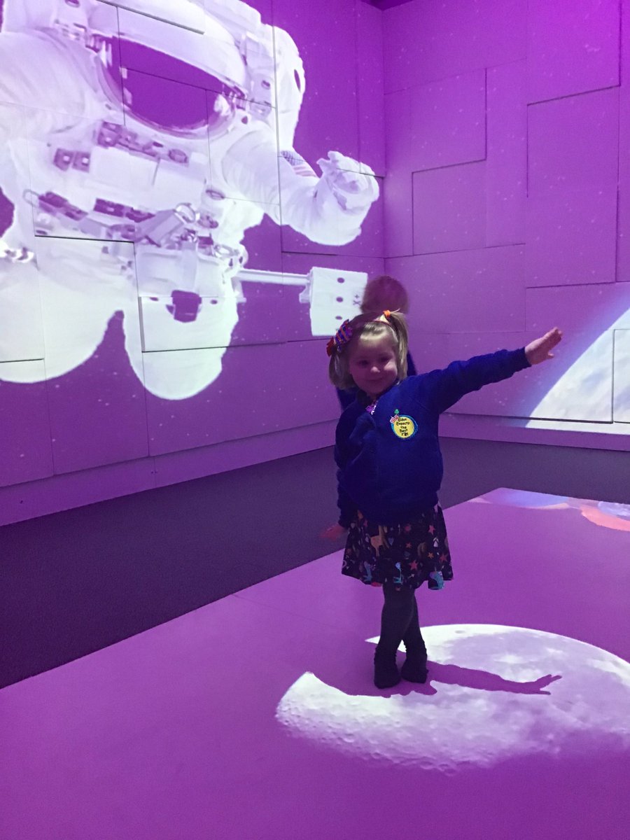eldon_primary's tweet photo. CBeebies Space Week has arrived for our Eldon Nursery super stars! 🚀 🌟. We have enjoyed making @CBeebiesHQ space helmets and reading with torches in our ‘Reading Rocket’. @astro_timpeake @ProfBrianCox @EYTalking #CBeebiesSpaceWeek #eyfs #eyfssteam  #EYTwittertagteam https://t.co/syls1Zyu2J