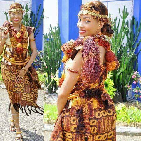 Le Gnigbeli-Lokui: Le pagne de la tenue traditionnelle DIDA fait à base de raphia, l'un des plus beaux de Côte d'Ivoire.