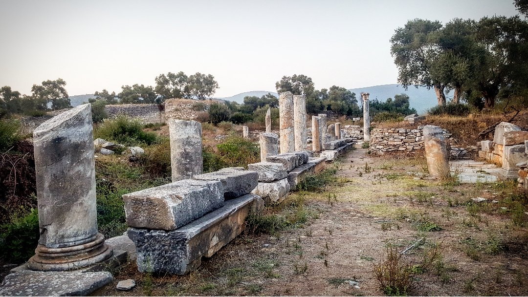 mehtapmac's tweet image. Binlerce yıllık açık hava müzesi #İasosAntikKenti'ne yükleme/boşaltma limanı yapılmak isteniyor! Tamamı SİT alanı olan adaya 'ÇED gerekli değildir' raporu verildi. Mandalya Körfezi'ne, egenin bu şirin köyüne nasıl kıyacaksınız? #Kıyıkışlacık