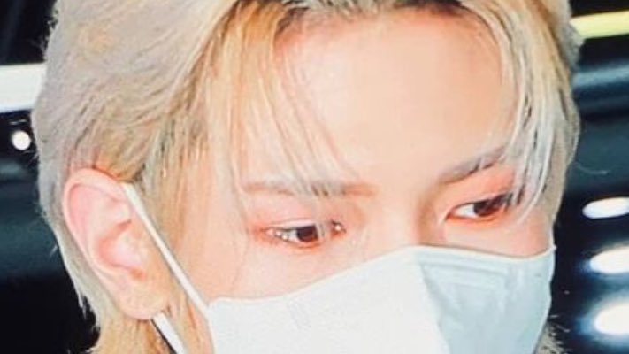 YEOSANGLOOK's tweet photo. This Yeosang look is so powerful https://t.co/MZOd3uzCuU