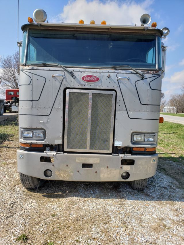semitrucks's tweet photo. Check this 1983 #Peterbilt 362 #OwnerOperator #RickyWhite in #OTTUMWA #Iowa https://t.co/kUJWKR5msY #truckers #trucksales #trucksforsale https://t.co/9goNh0vFCo