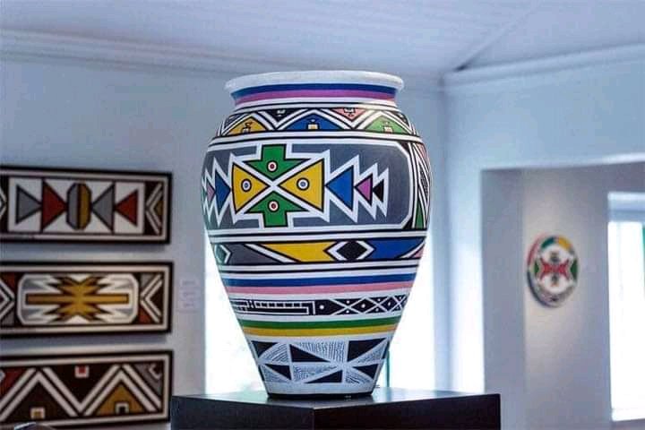 trafficbutter's tweet photo. VIA @KenyanTraffic: "Esther Mahlangu, 81 year old South African artist, who decorates cars in an exotic anc exceptional way." #KenyanTraffic via @Joe__Bassey https://t.co/cXPQMSr9Tj @NZStuff