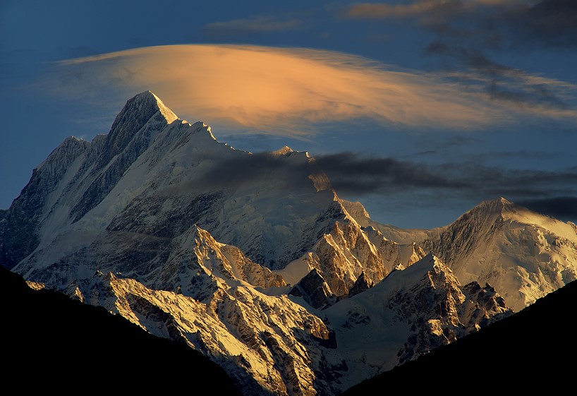 Sebastian023456's tweet photo. The Haramosh. Also known as Haramosh peak, it is a mountain that rises up to 7,397 meters above sea level. Karakorum Range https://t.co/rpyAPll8X2