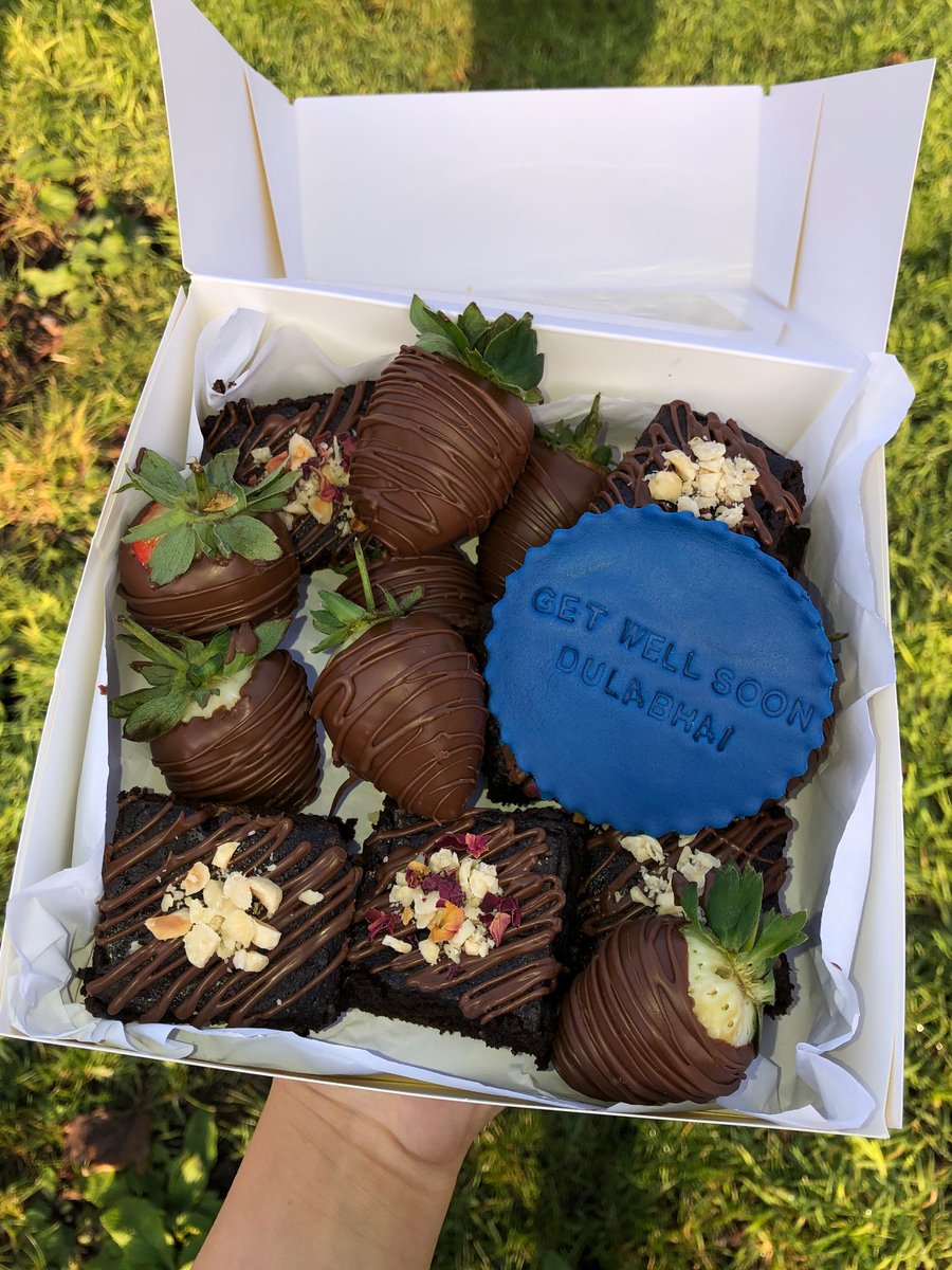 shamlildesserts's tweet photo. brownie &amp; strawberry treatbox// personalisation available ✨ https://t.co/RX8MP8gSRu