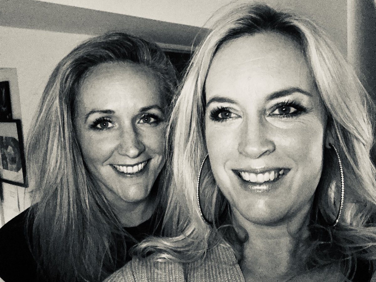 ElysiumIII's tweet photo. Can’t wait to sing together again🥰🎶 Two years ago today, recording at the studio #singers #ClassicalToRock #harmony #BelovedSymphony #RockDiva #Elysiumiii #ClassicalCrossover #Popera #events #private #livegigs #festivals #SaveTheArts @CeriAnnGregory #AnnaliseWhittlesea https://t.co/jiX2HiaQi8