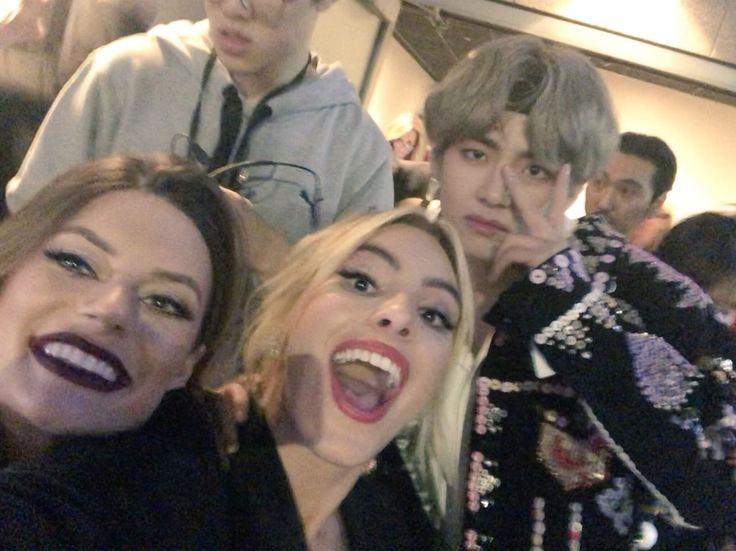 tinyoonkkuk's tweet photo. Todos cancelando a Lele Pons // Yo orgullosa de que Tae no le dio su numero https://t.co/ssghsPUwrw
