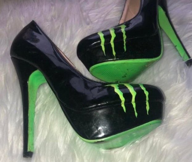 walk a mile in these louboutins 😔✋🏼