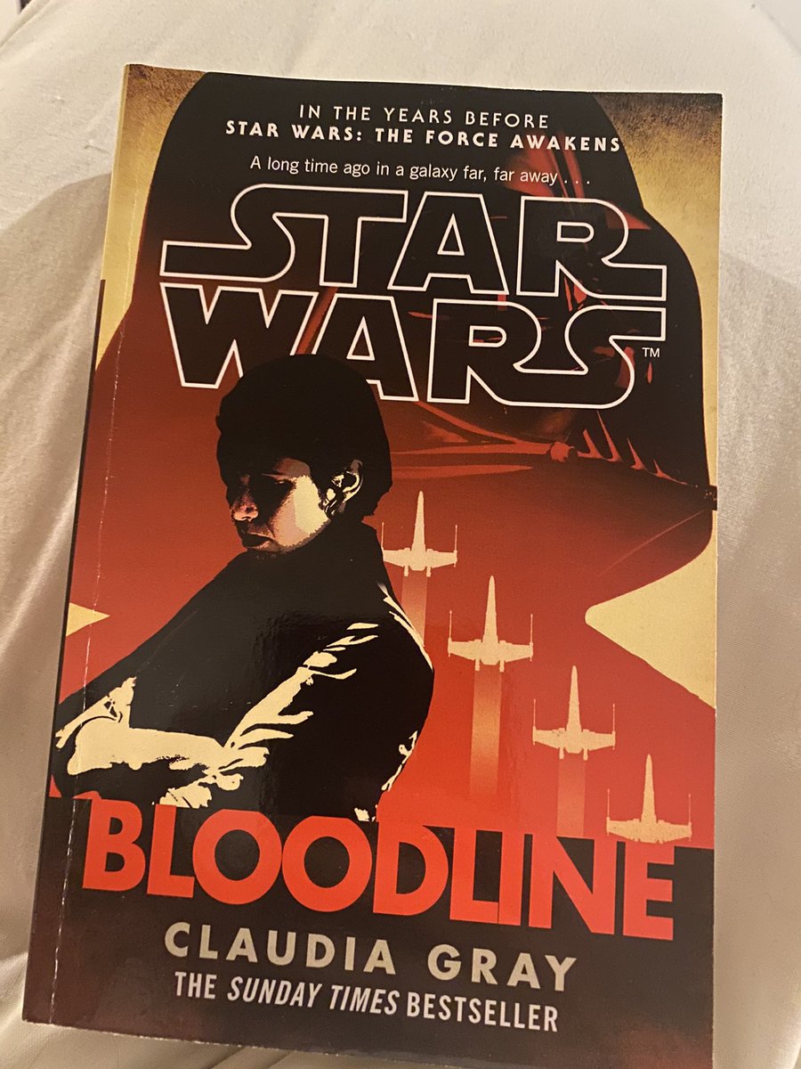 LeanneJudgeUK's tweet photo. Bedtime reading... this has been a good one so far!! (Yes... I’m a Nerd!) 😏 #StarWars #SWCanon https://t.co/KmddktvHYY