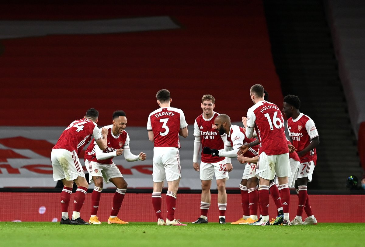 brfootball's tweet photo. Socially distanced celebration from Arsenal 📸 https://t.co/cBwGOq3Yn2
