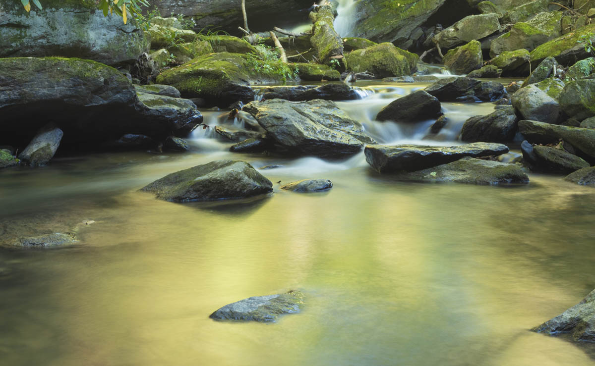 Gsagi's tweet photo. The world's a tense place right now, but Mother Nature's big medicine. I caught this image near Boone, NC, in October. #Guyjsagiphotography #waterfalls #NorthCarolina https://t.co/5PX60wjOqa