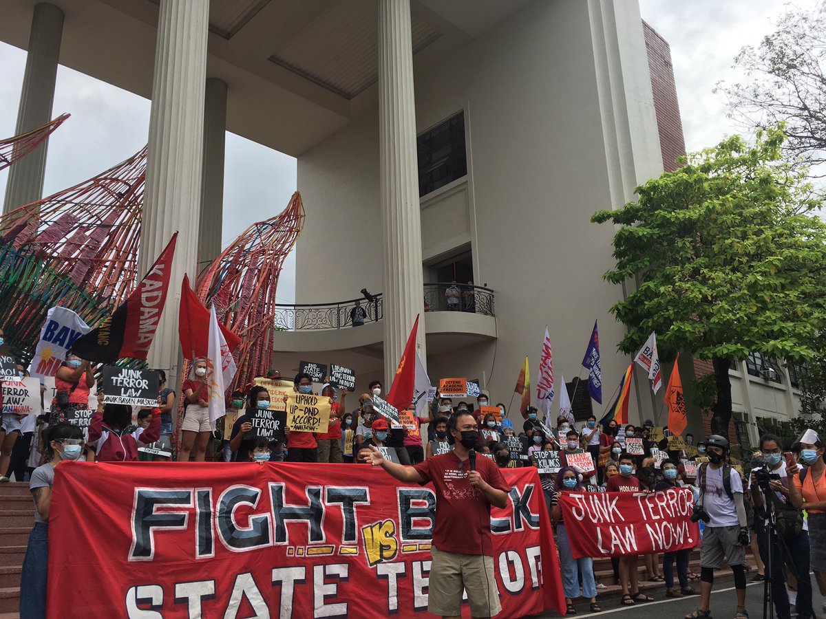 “Kung tayo ang takot sa estado, pasismo ‘yun; pero kung estado ang takot sa UP, ang tawag dun, academic freedom!”
#DefendUP #AFP_PNPKeepOutOfUP #JunkTerrorLaw #OUSTDUTERTENOW