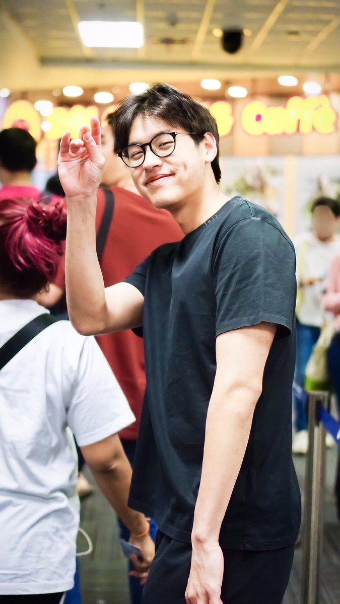 TH_ZJJ's tweet photo. 🥸

𝔼𝔻𝕀𝕋-𝐓𝐇_𝐙𝐉𝐉
#billkin
#bbillkin
#บิวกิ้น https://t.co/EfY5BeGw96