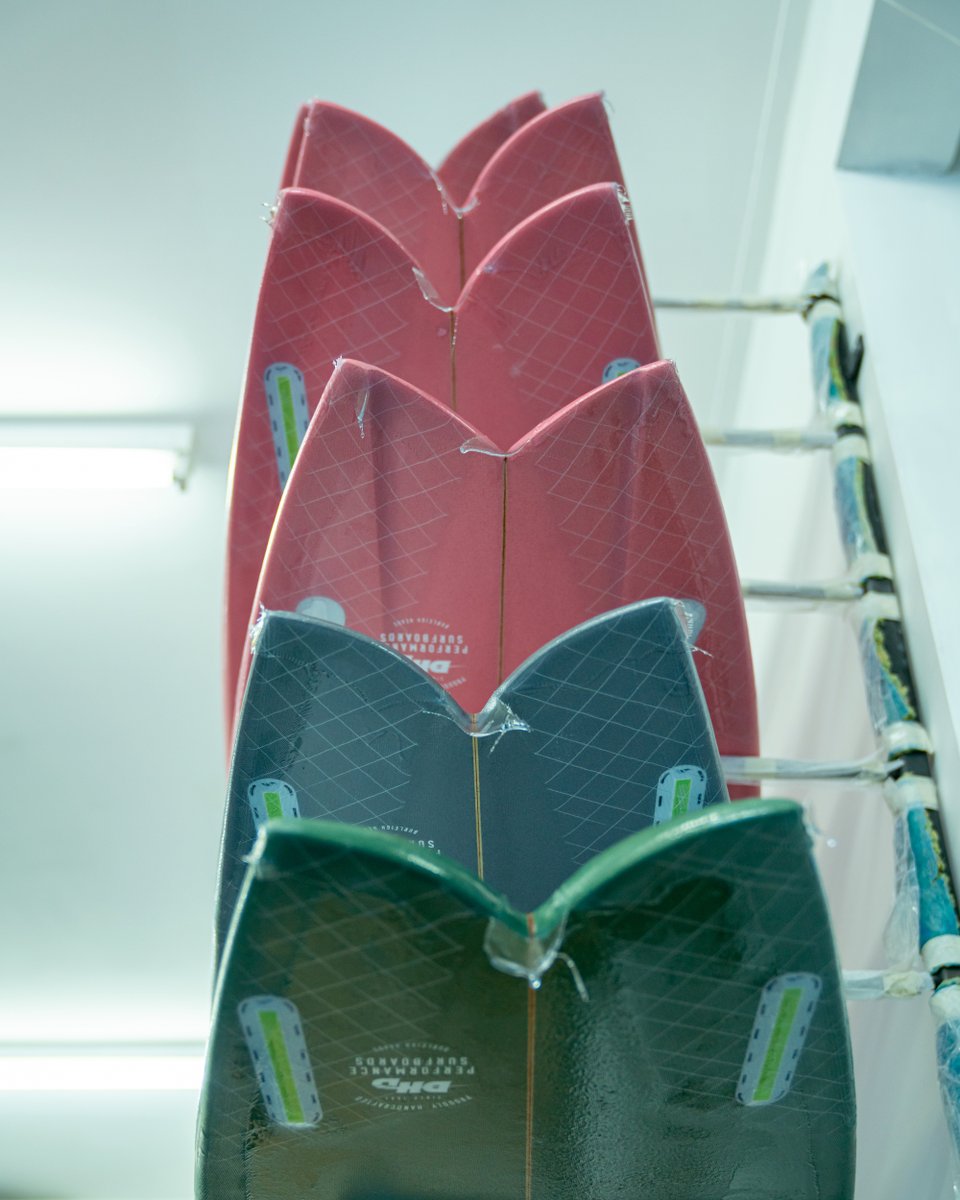 Just another day in the office. #ProudlyHandmadeInBurleigh
Mini Twin + Mini Twin II.

dhdsurf.com/summer
