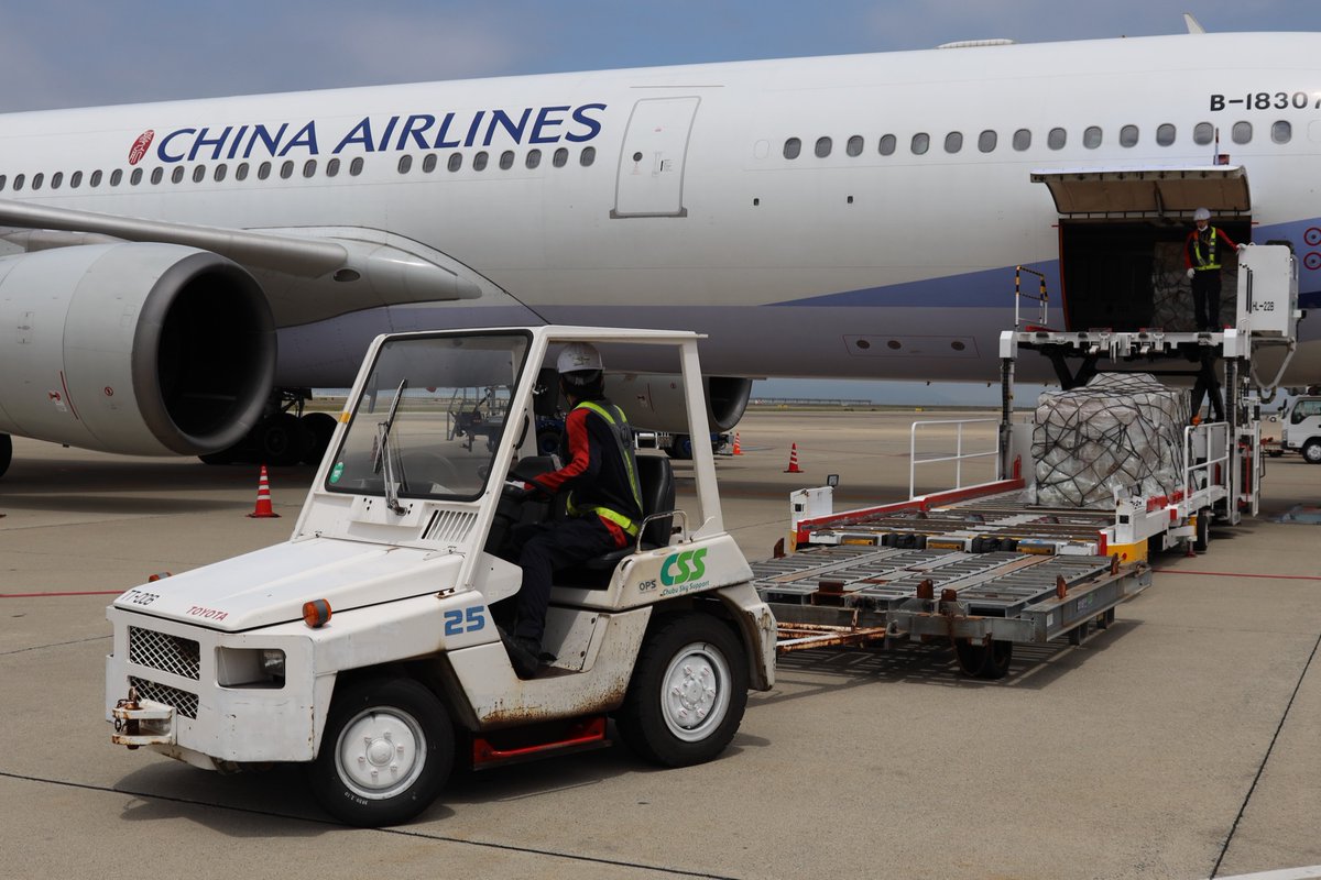 中部国際空港セントレア セントレア働く車図鑑 パレットドーリー 航空貨物の搬送に使用するgse車両の一種 主に板型の下敷きのような形をしたパレットなどのuldの搬送に使用する