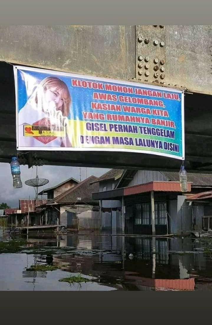 qianakhadijah's tweet photo. Wallpaper WA gubernur nadin hujan banjir halaaah sarapan #RinduKehidupanIslam #Survivor2021 #PrayforKalSel #KalselJugaIndonesia #Kalimantanjugaindonesia #prayformerapi #Prayformajene https://t.co/NRANFxmM8c