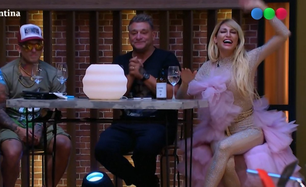 mirko_ch's tweet photo. El polaco es yo en un cumple de 15 esperando que termine el vals para que empiece la joda. 

 #MasterChefArgentina https://t.co/ykfgXdGpXs