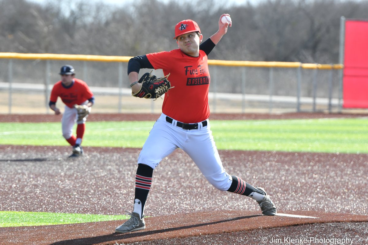 JimKlenke's tweet photo. Sunday @FiveTool baseball action @jkahn_5  @landenharless @rylanbyrd @ColeDillon11 @cameronhuntt2 @FiveToolTexas https://t.co/eaEX5TFyZY