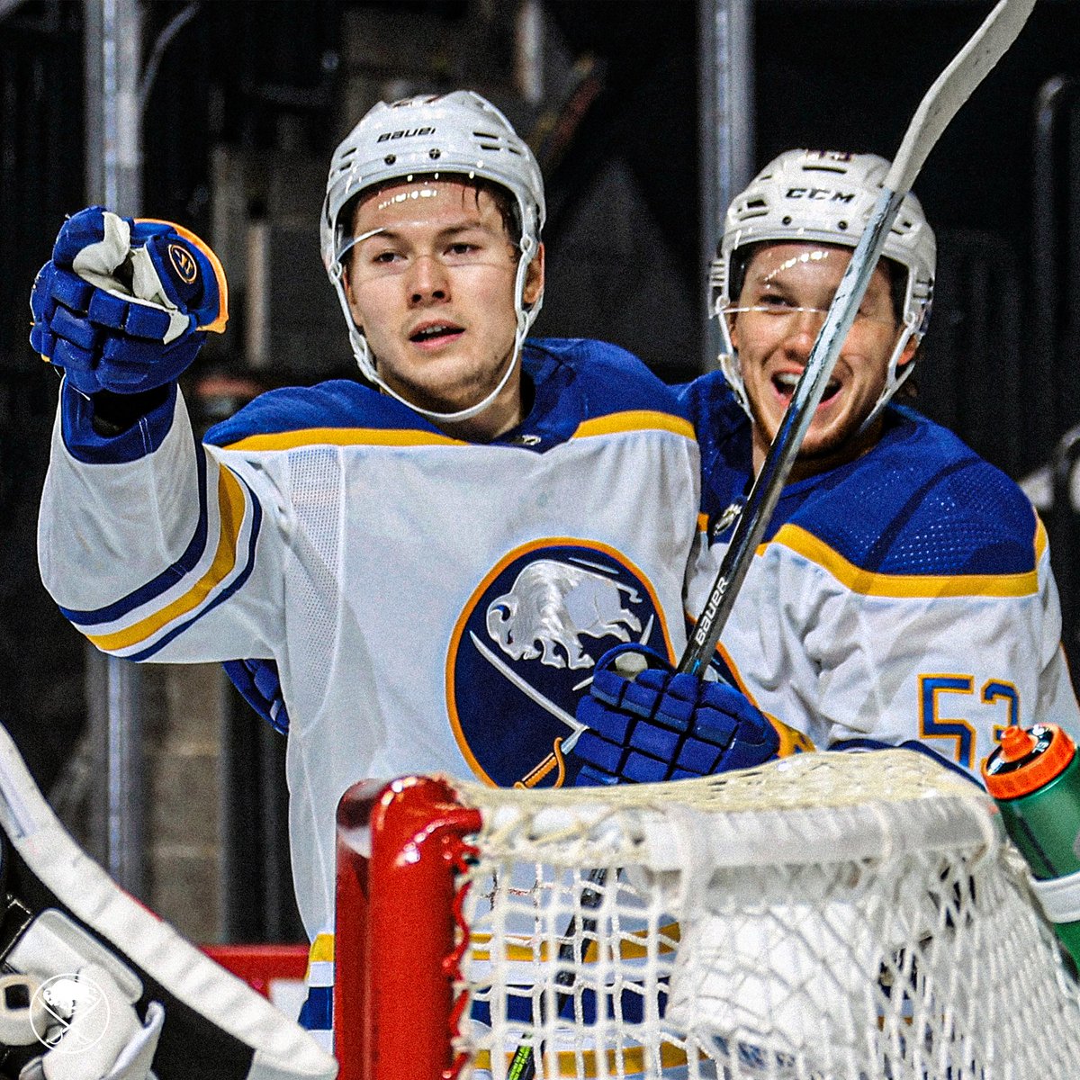 BuffaloSabres's tweet photo. the boys are buzzin' 🚨

#LetsGoBuffalo https://t.co/iVzxZnnvqi