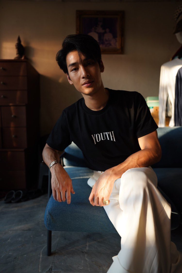 QDAP_BKK's tweet photo. Spotted Khun @Nnattawin1 and @milephakphum in “Youth is Future” tee 🖤 #qdesignandplay #qdap #youthisfuture #milephakphum #nnattawin #mileapo #มายอาโป https://t.co/YJv5RB2c1l