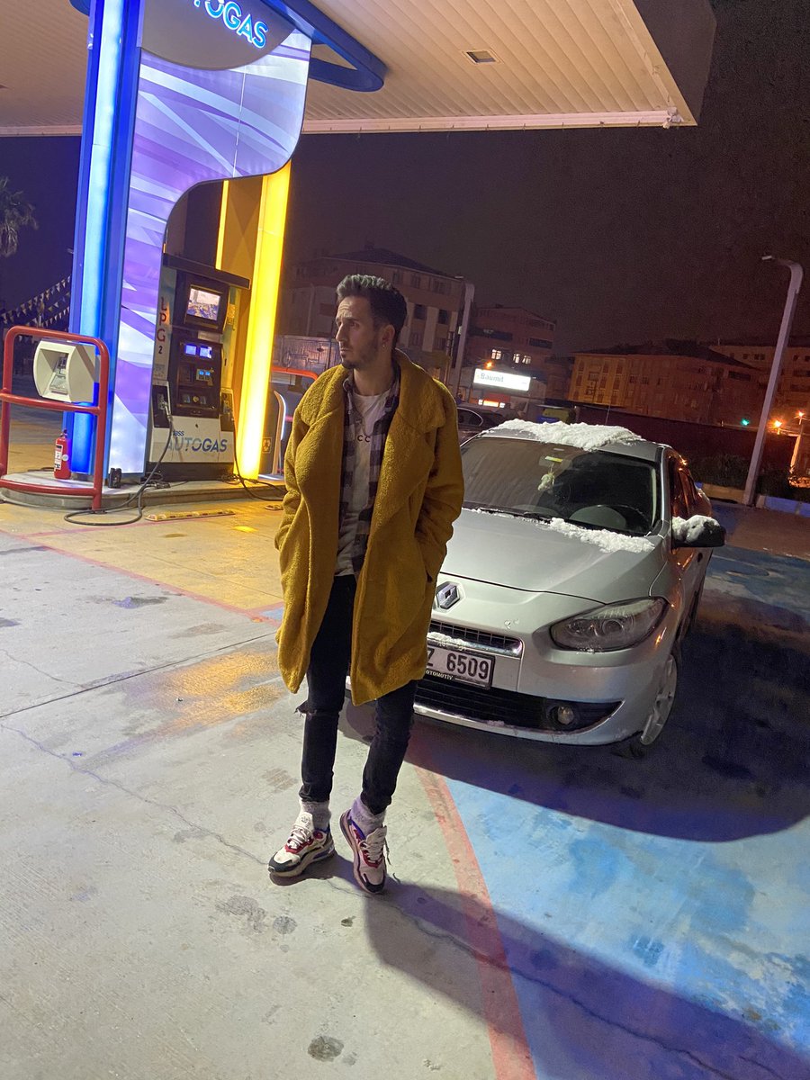 #gebzegay 05434604125
Gebzegay masör Boran . Tek yaşıyorum. Sınırları kaldır. Cezaları kaldır. Yaşanması gereken şeyler var koş gel