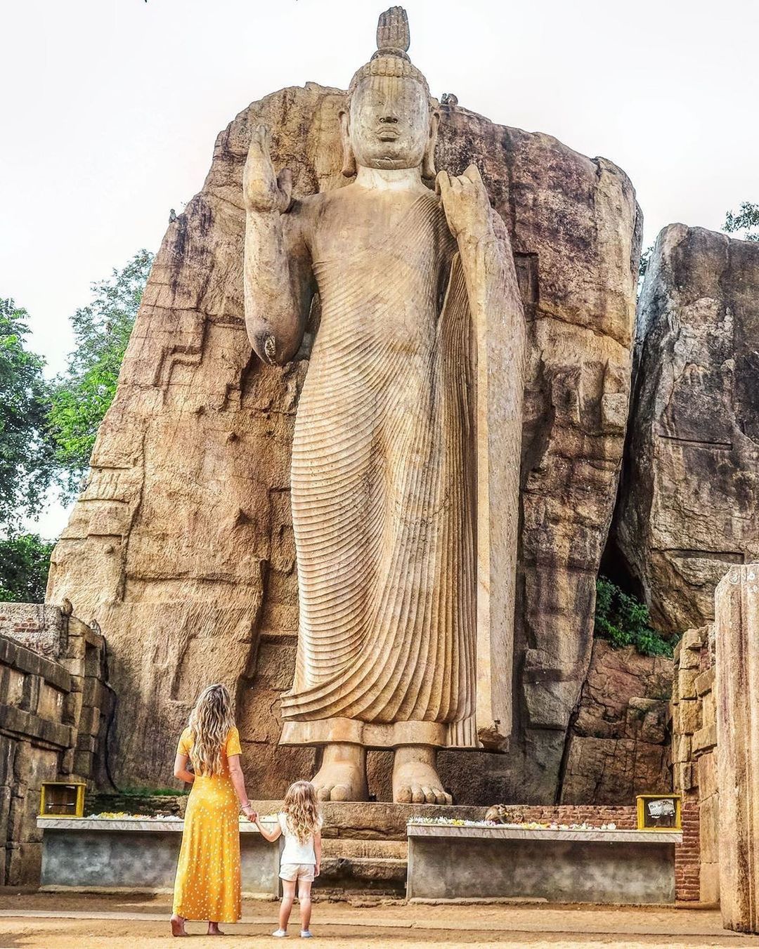lord-buddha-statue-in-srilanka