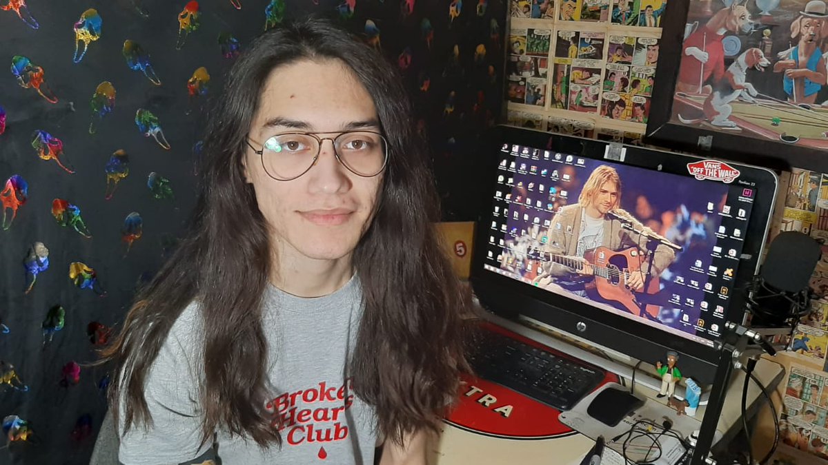 estupidopunk's tweet photo. https://t.co/RRGslv4iGf
ESTAMOS DE VUELTA. Vengan al directo de regreso. Platiquemos y estemos cool.
#StupidPunks #Youtube #Live https://t.co/HvhvXEE4iU