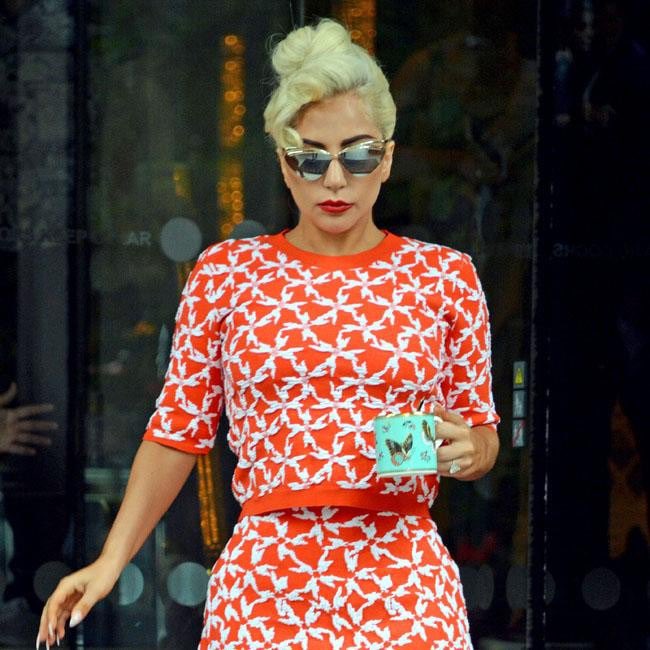 Lady Gaga as sea urchins - a thread