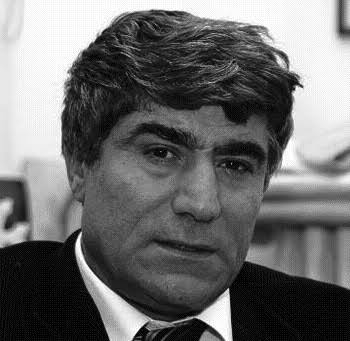 tucanarat's tweet photo. Hrant Dink'i anarken Rakel Dink'in söylediklerini de analım, unutmayalım:

"Yaşı kaç olursa olsun, 17 veya 27, katil kim olursa olsun, bir zamanlar bebek olduklarını biliyorum. Bir bebekten bir katil yaratan karanlığı sorgulamadan hiçbir şey yapılamaz kardeşlerim..." https://t.co/kDeltJJBjR