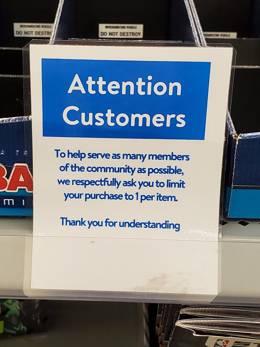 SportCardUtopia's tweet photo. Just spotted this in my Walmart today. 😳 https://t.co/VVWmEzVcM5
