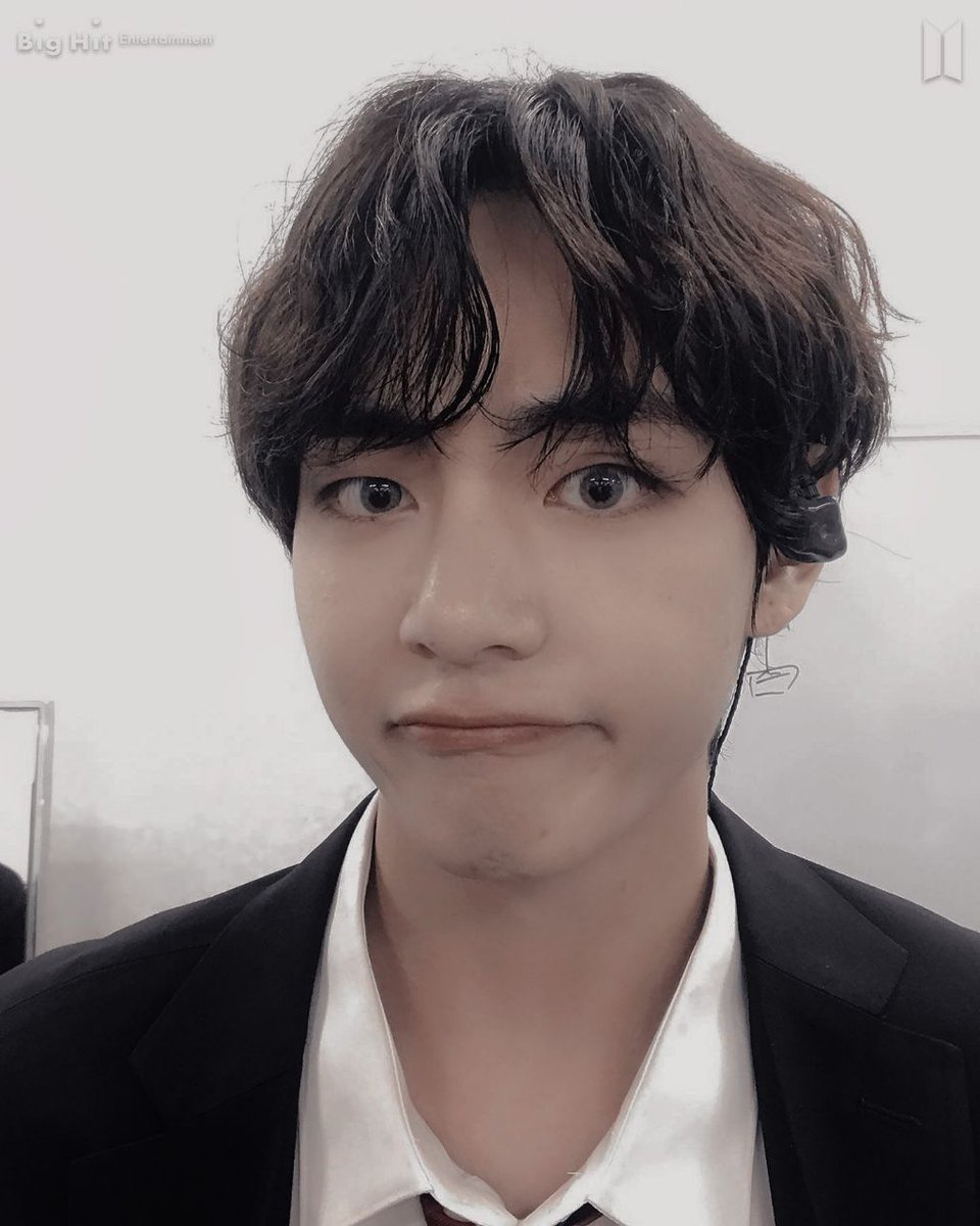 DAkoJon's tweet photo. #TaehyungYouArePerfect
Этот человек заслужил много любви но только не хейта.
Он очень хороший человек он никогда никому ��ичего плохого не сделает даже не скажет он не заслуживает такого обращения к себе 
Я надеюсь все пройдет и будет хорошо
 Мы очень сильно любим тебя Тэхен
✨🌍 https://t.co/sYyvq63Wq5