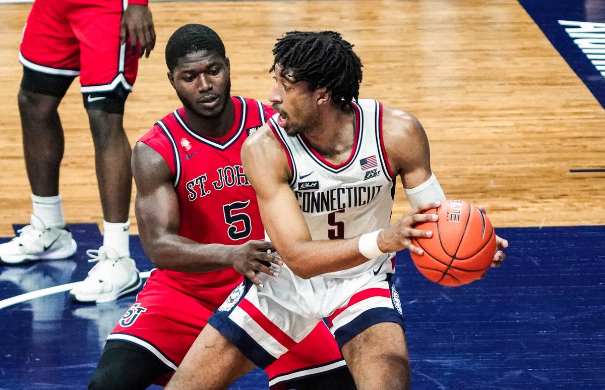 StJohnsBBall's tweet photo. 📸 Images from today's victory at No. 25 UConn #SJUBB
GALLERY ➡️ https://t.co/YmFNYi8wiV https://t.co/TrZoAdEbIr