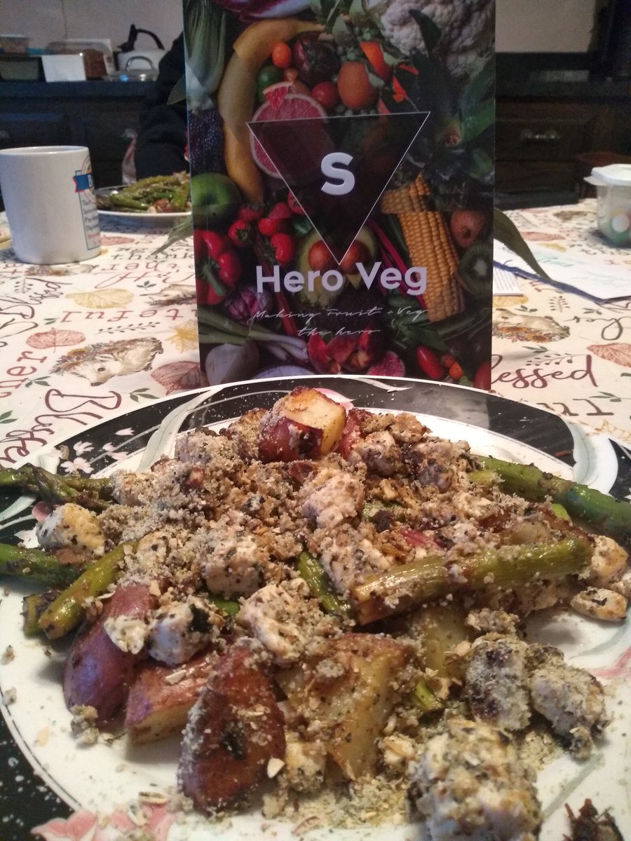 grenadeskipper's tweet photo. So pumped that my first attempt at cooking was a success. Still can't plate, but at least it tastes good 😅 massive shout out to @sortedfood , so happy to get their cookbook for Christmas!! (Asparagus with seaweed crusted tofu and roasted potatoes 💃) https://t.co/rveqjem6Um