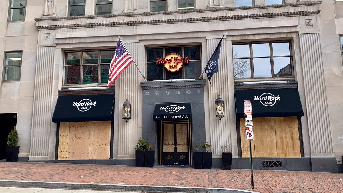 The iconic DC Hard Rock Cafe is on 10th and E streets in northwest DC, only a handful of blocks from the Mall 24/