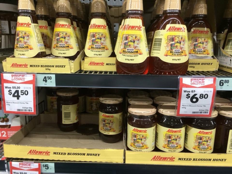 GreenTyler27's tweet photo. Capilano Honey are using their Allowrie brand honey to dump imported Chinese Honey onto the Australian market at discounted prices with the help of Woolworths which puts Australian Beekeepers out of business.

Support Australian beekeepers and buy local Australian honey only. https://t.co/S1GbGTxp6h